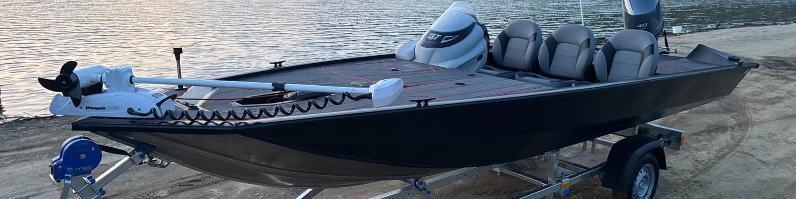 Bass boat HiQMar - V488