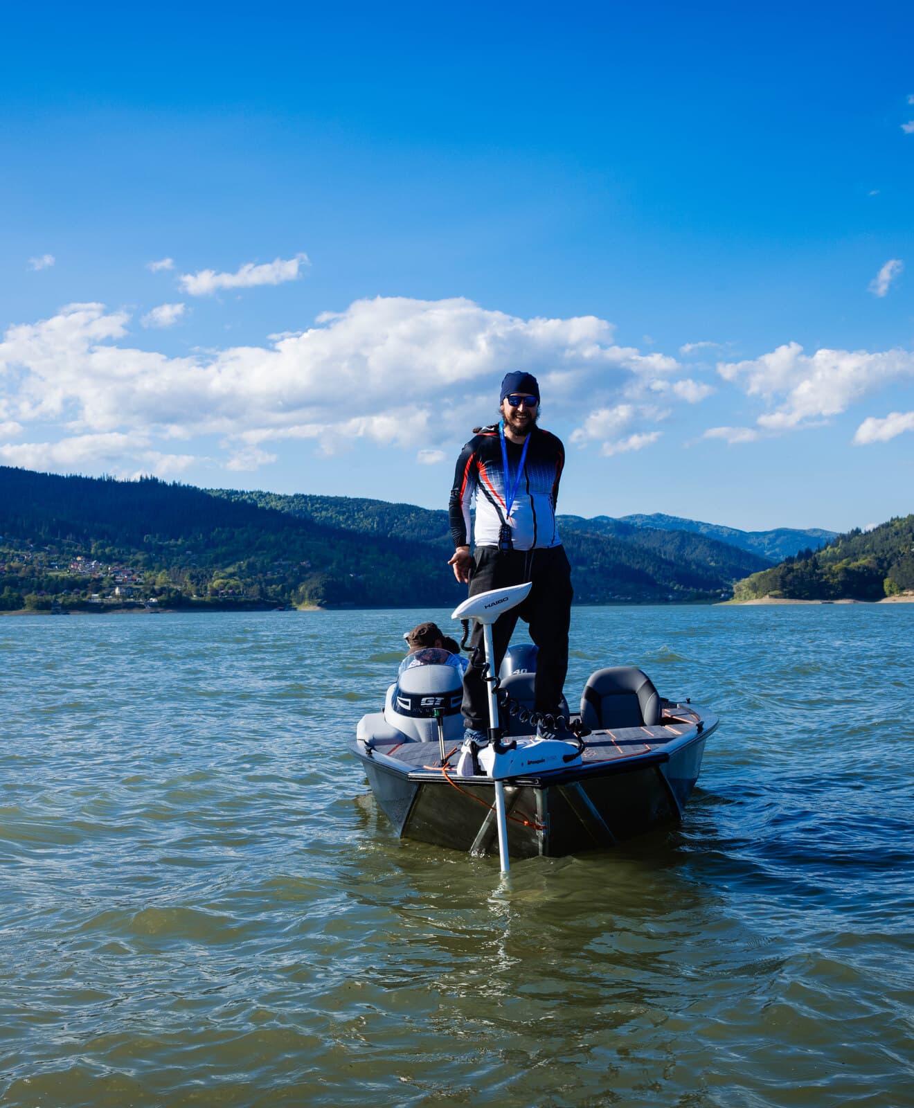 Programează o probă
pe lacul Bicaz.